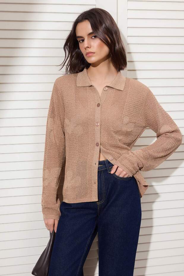 Camel Polo Yaka Ajurlu/Delikli Nakışlı Triko Hırka TWOSS26HI00011 - 2