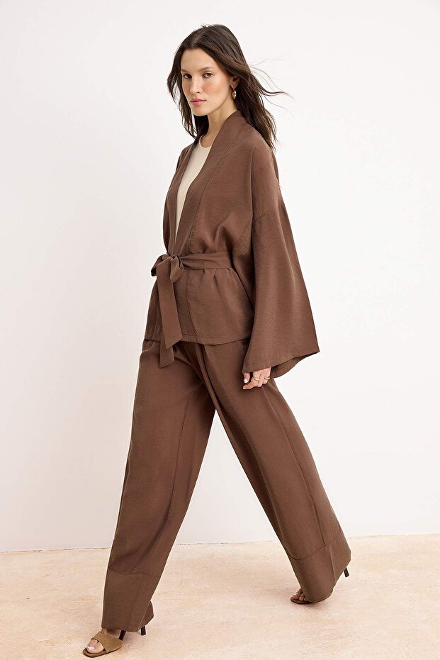 Kahverengi Oversize Dökümlü Kimono Geniş Paça Pantolon Alt - Üst Takım TCTSS26US00048 - 3
