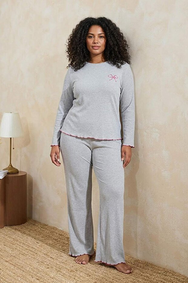 Gri Melanj Fitilli Kurdele/Fiyonk Nakışlı Örme Pijama Takımı TBBAW25AI00081 - 1