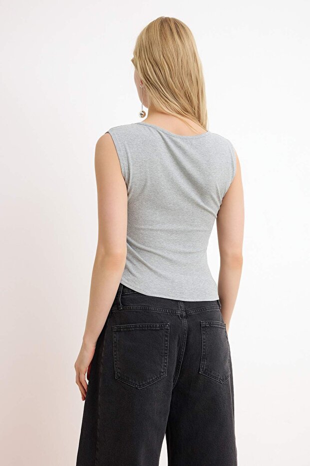 Gri Melanj Fitted/Vücuda Oturan Kayık Yaka Düğmeli Crop Yumuşak Örme Bluz TWOSS26BZ00153 - 4