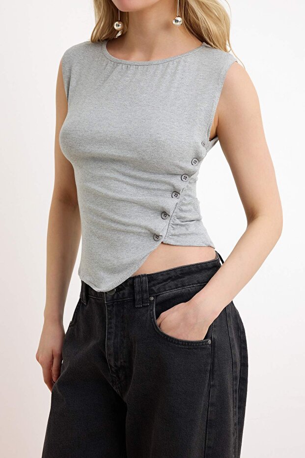 Gri Melanj Fitted/Vücuda Oturan Kayık Yaka Düğmeli Crop Yumuşak Örme Bluz TWOSS26BZ00153 - 3