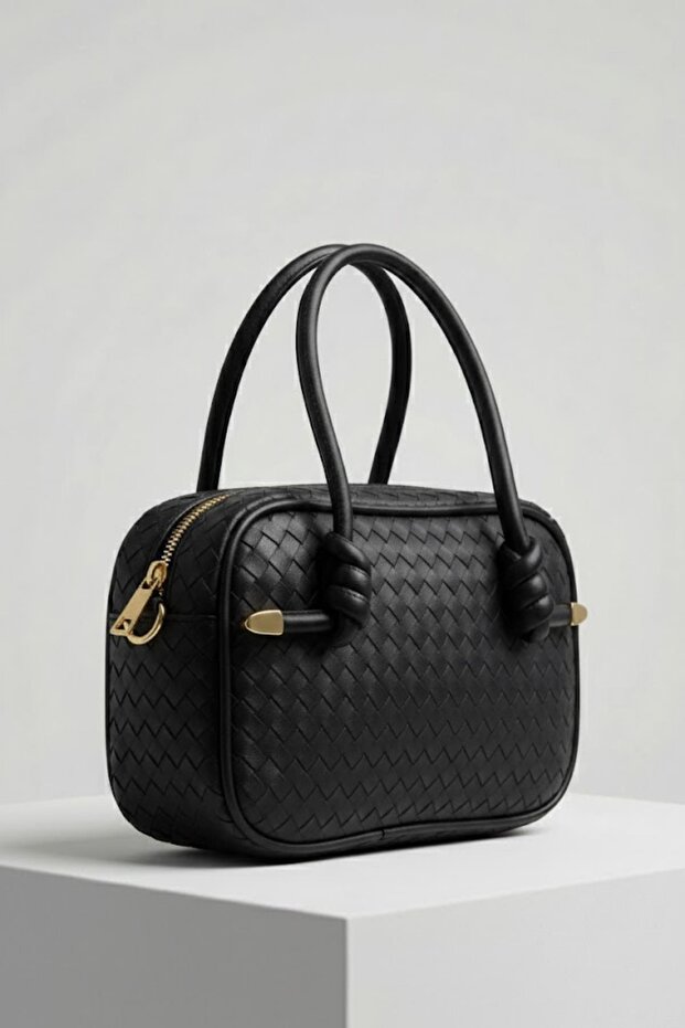 9228 حقيبة كتف مضفرة باللون الأسود - 2