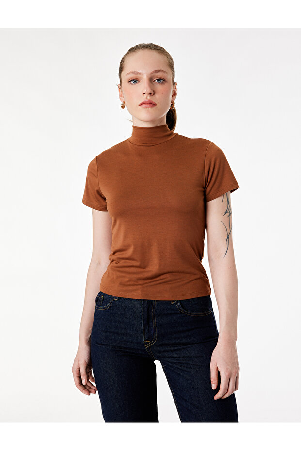 Slim Fit Short Sleeve High Neck T-Shirt