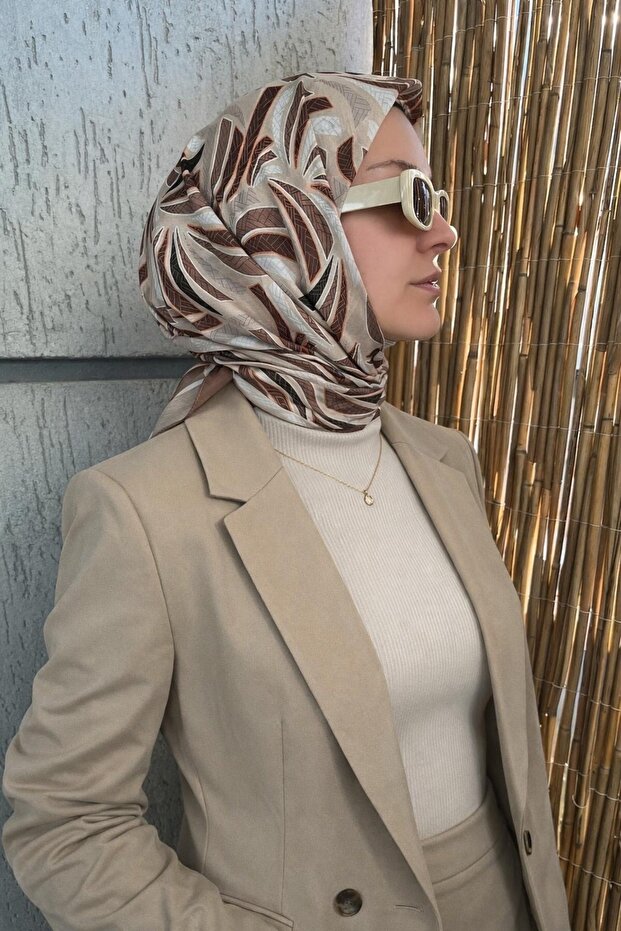 Striped Patterned Brown Soft Scarf - 1