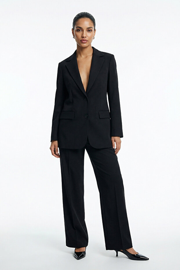 Black Buttonless Jacket with Pocket Detail and Comfortable Cut