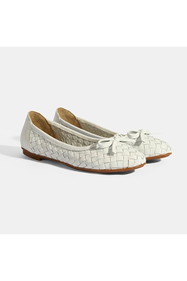 Women's White Knitted Detailed Bow Leather Ballerinas