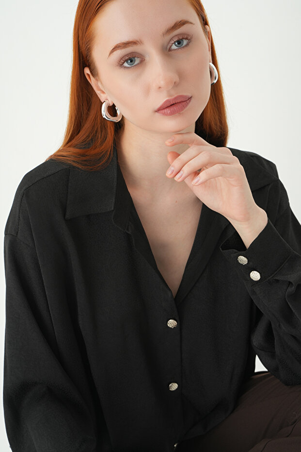 قميص كلاسيكي بأزرار 251152 باللون الأسود - 1