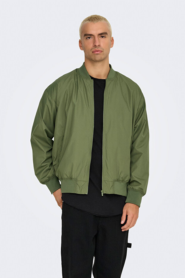 سترة ONSGAVIN BOMBER JACKET OT باللون الأخضر للرجال
