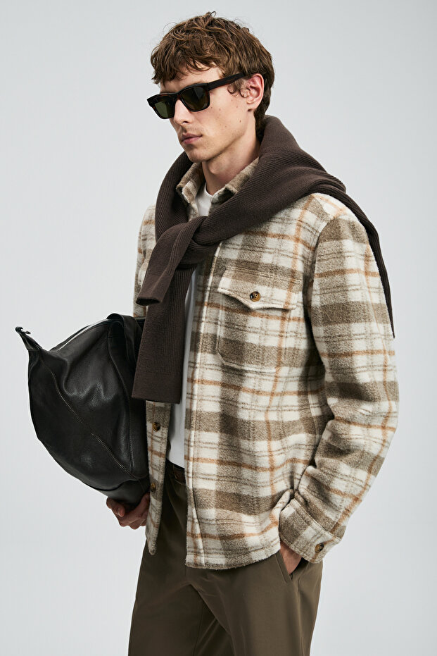 قميص Vardar الرجالي الأساسي ذو المقاس العادي باللون البيج - 3