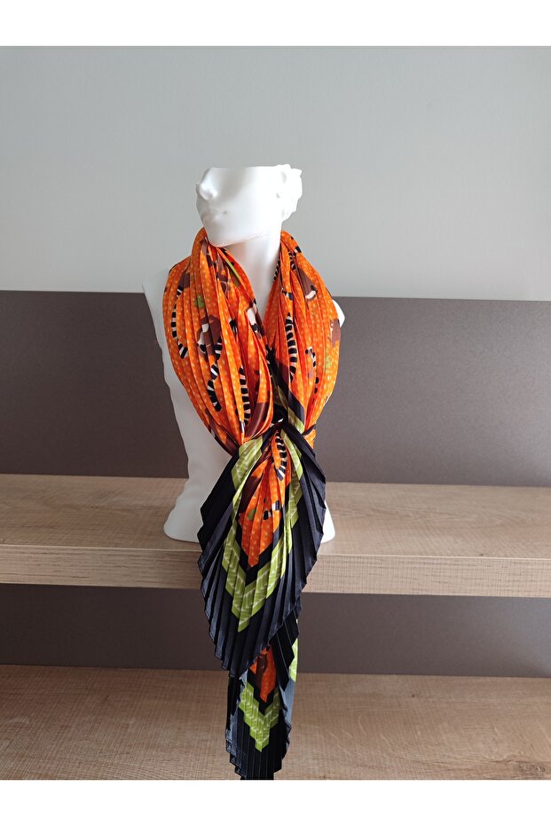 PİLİSELİ DESENLİ FULAR(70X70cm) - 1