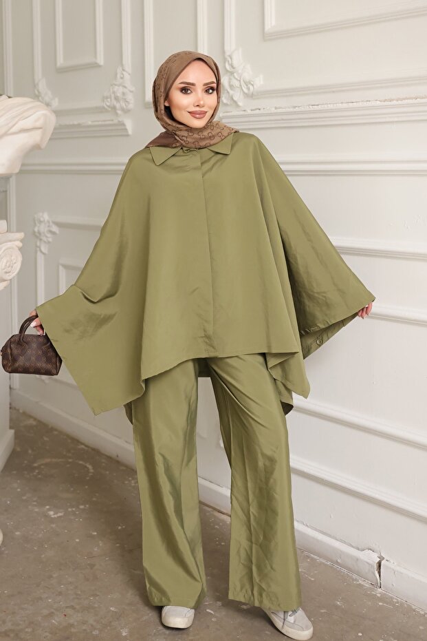 Khaki Buttoned Trousers Poncho Set