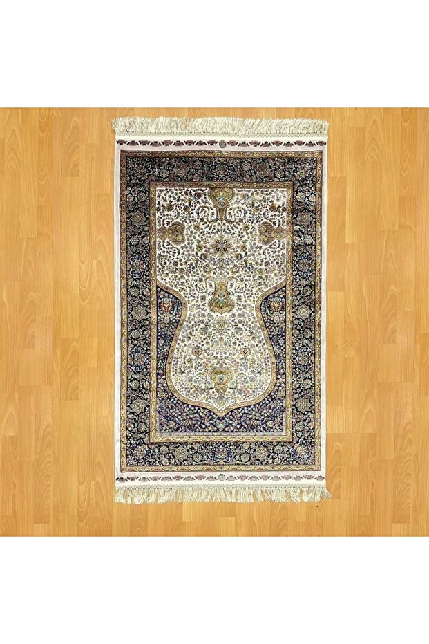 Classic Ottoman Patterned Mihrap Silk Prayer Rug
