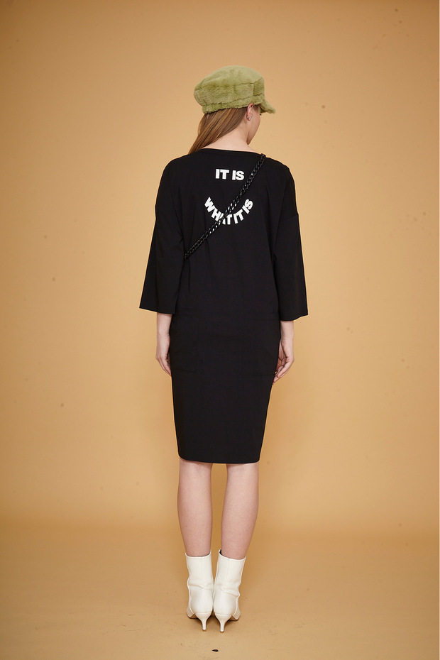 Çantalı Sırt Baskılı Elbise - 2