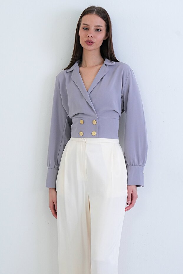 سترة قصيرة بياقة مزدوجة وأزرار - 4