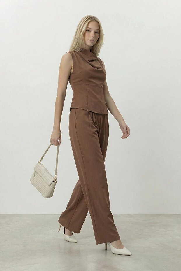 Μπλούζα με λαιμόκοψη - 2