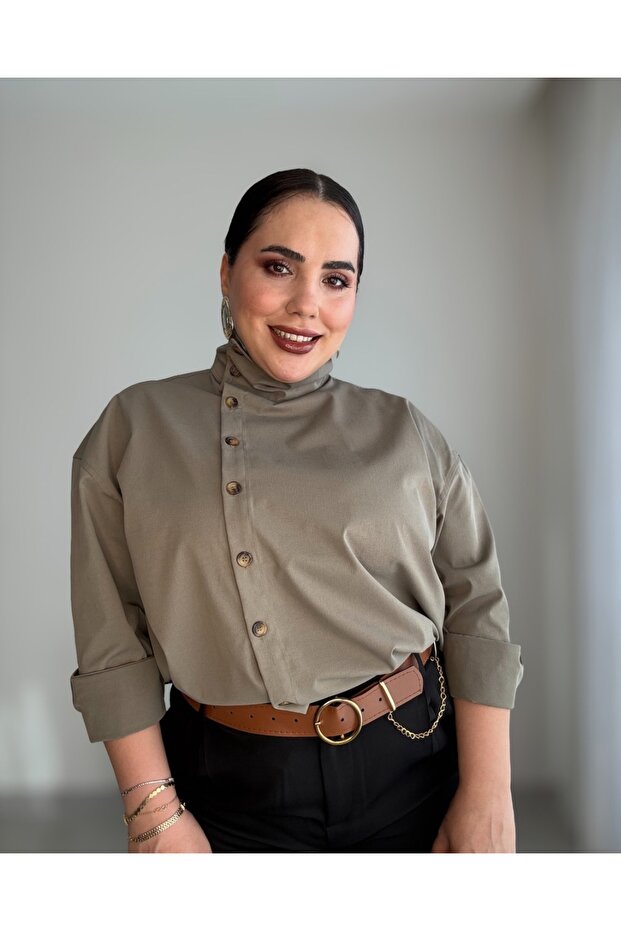 DİK YAKA GÖMLEK - 3