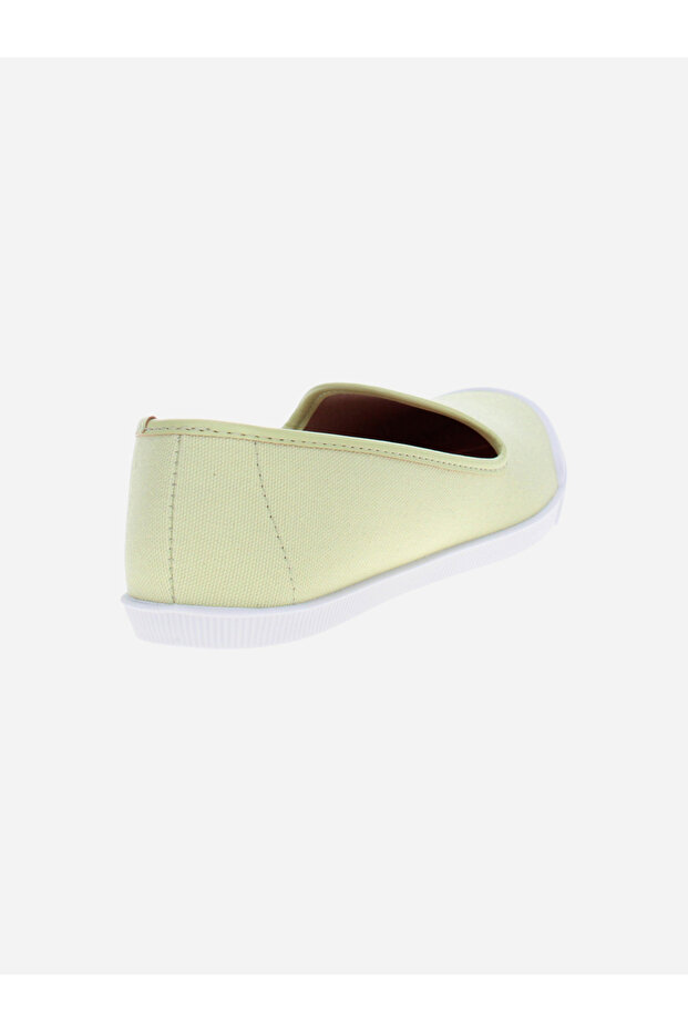 Solid Slip-On Flat Shoes - 3