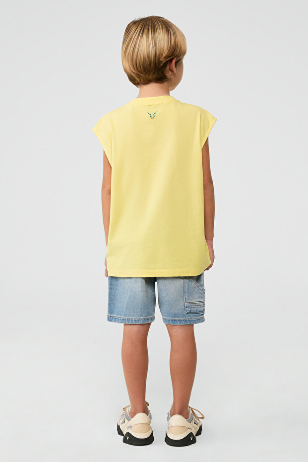 الصبي قميص أصفر - 4