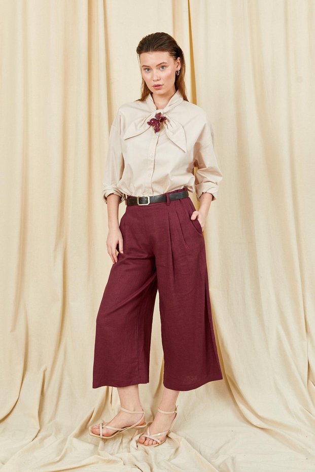 Women's Burgundy Belt Detailed Double Pleated Bermuda Linen Trousers