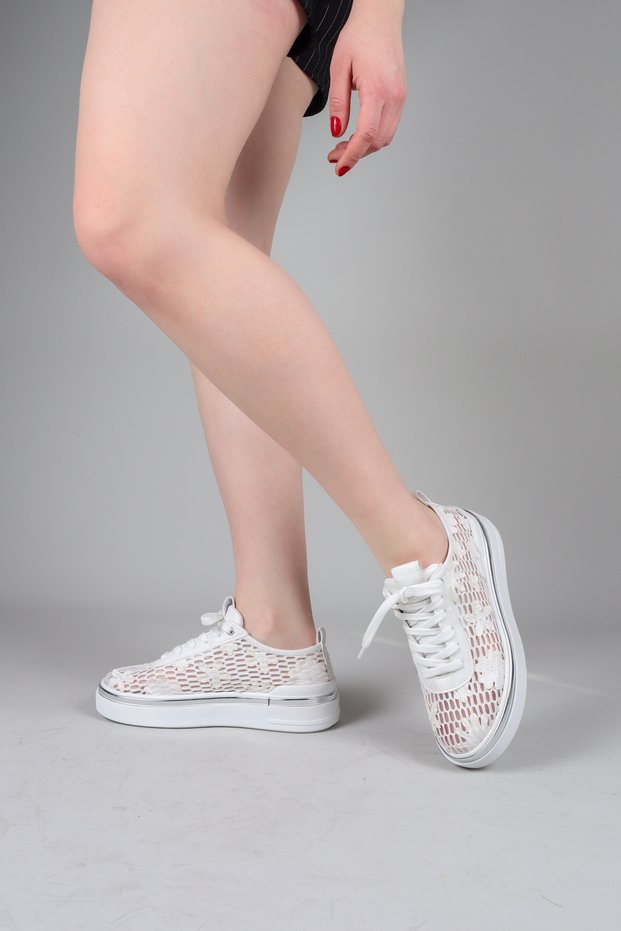 Bordado Guipure Detailed Sports Shoes White
