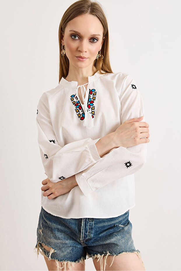 Women's White Collar Embroidery Detailed Lace-Up Boho Cotton Blouse Blz-19003231