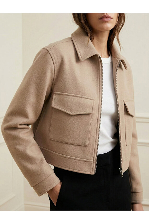 سترة بقصة قصيرة مبطنة ناعمة باللون البيج - 3