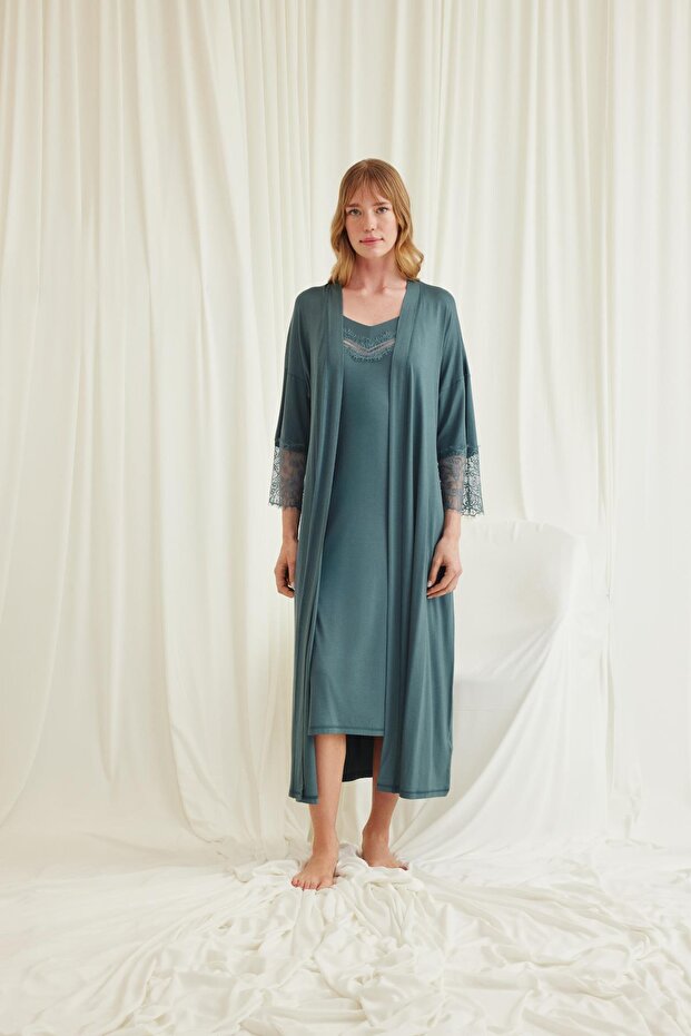 Women's Low-Cut Collar and Sleeve Lace Dressing Gown Set 18556