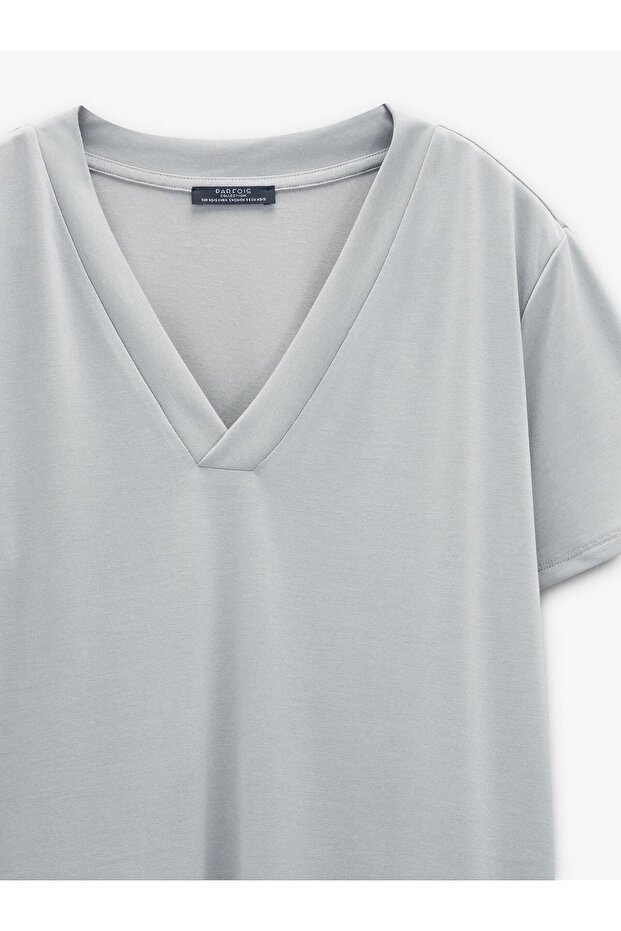 Kadın V-Yaka Basic T-shirt - 6