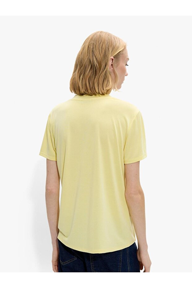 Kadın V-Yaka Basic T-shirt - 4