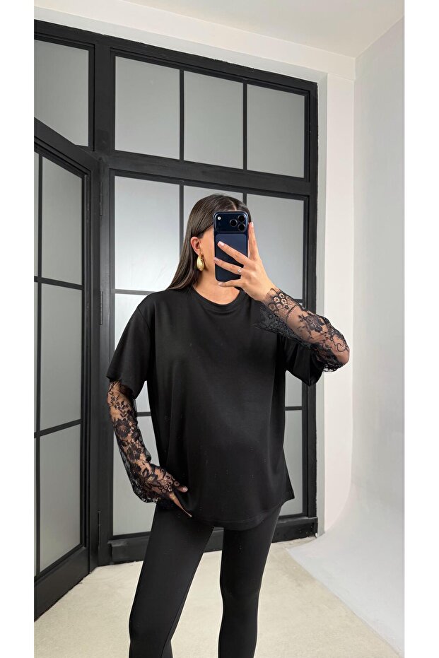 تيشيرت أساسي من القماش قماش مودال بأكمام سوداء دانتيل مفصل عليه التصميم gaus-01209