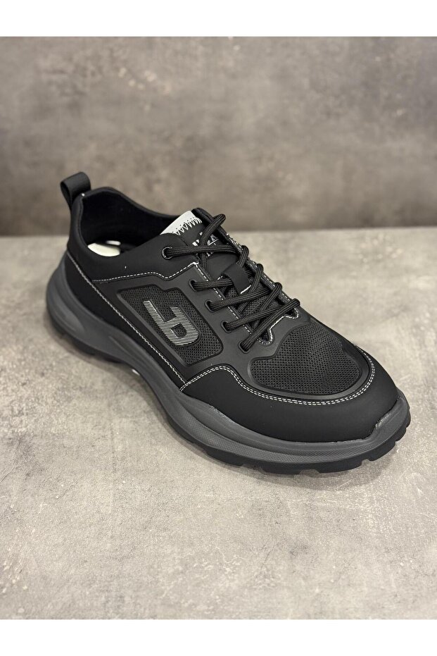 جلد حذاء رياضي من القماش - 1