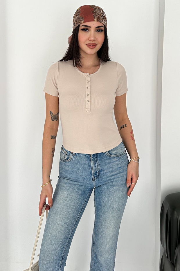 بلوزة ريبانا بأزرار أساسية - براون هينلي - 6