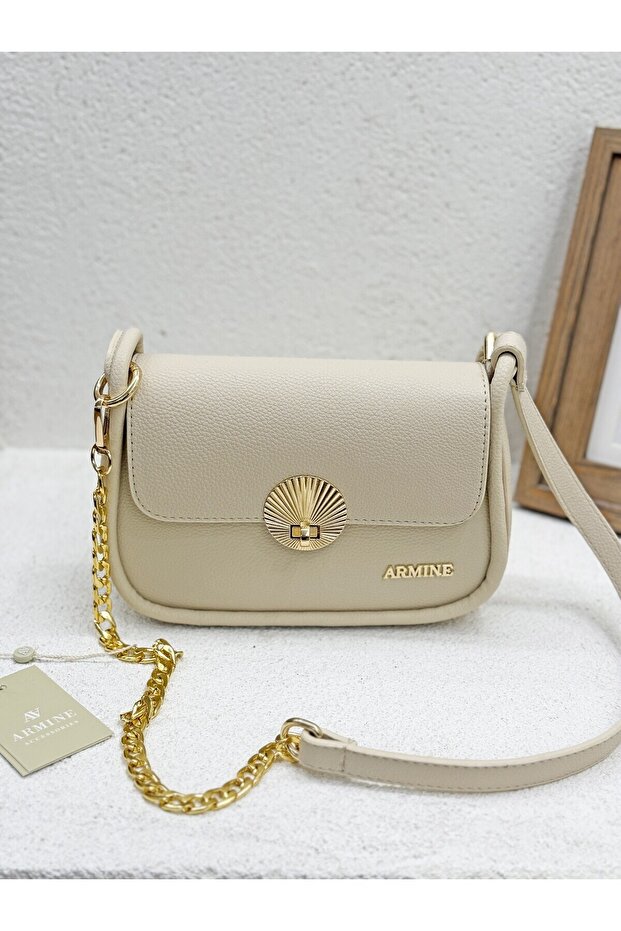 Elegant Cream-Colored Cover Postman Bag, Modern Design, Practical for Daily Use Bag