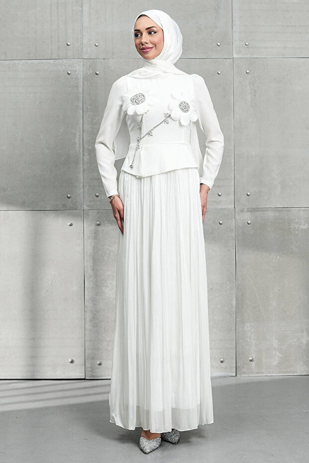 Ecru Daisy Detailed Skirt Pleated Stoned Evening Dress