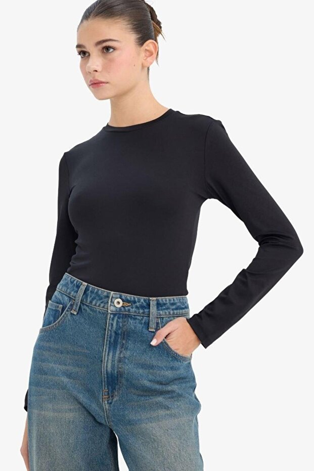 Fitted Basic T-Shirt (26 Sp) - 1