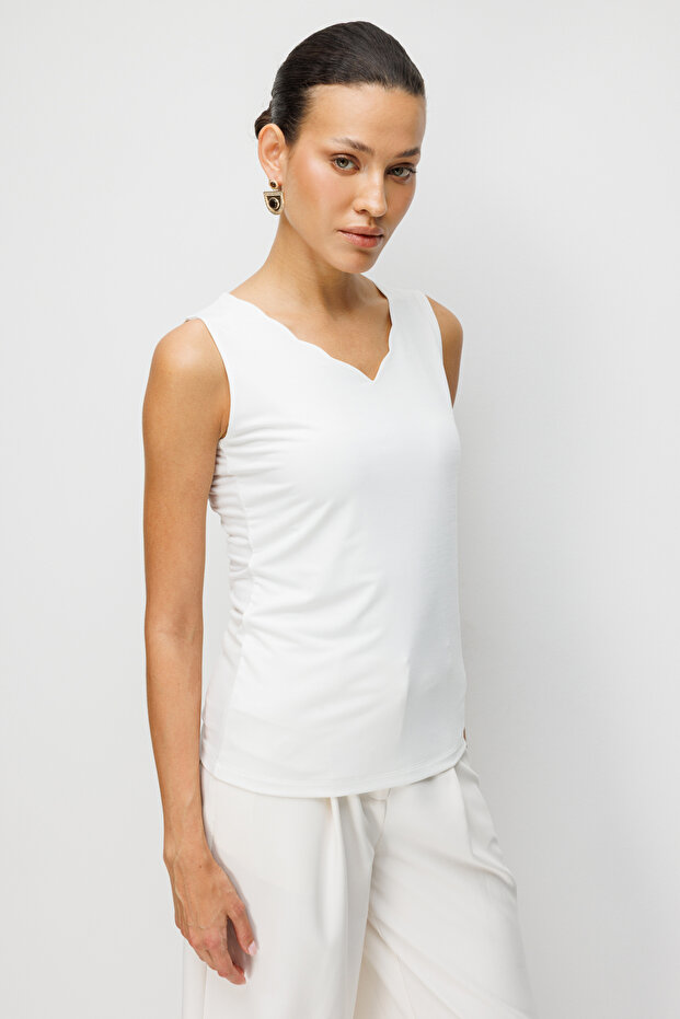 Slice Collar Basic Blouse - 2
