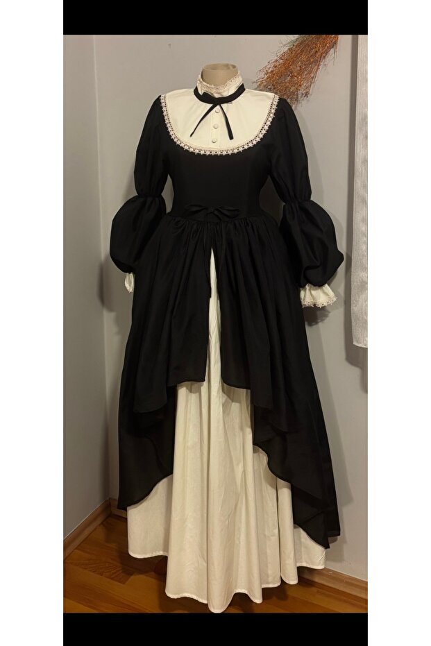 Dönem Elbisesi - 1