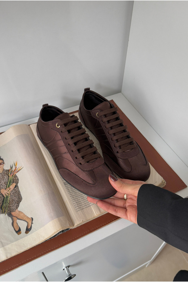Women's Sneakers Dark Brown