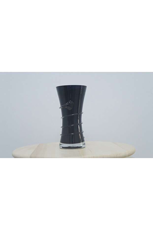 SPIRAL DESIGNED BLACK GLASS VASE