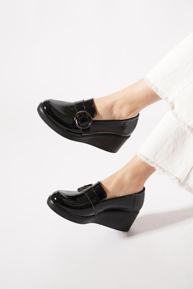 Vegemes Feta Yan Buckled Genuine Leather Women's Shoes Black Patent Leather