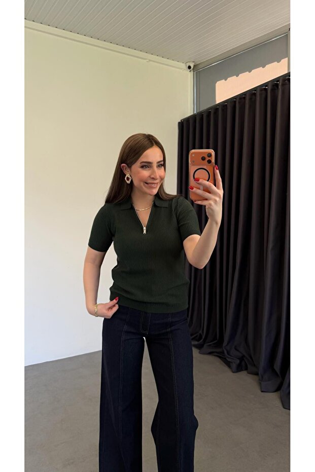 بلوزة ناعمة بسحاب نصف كلي باللون الأخضر - 1