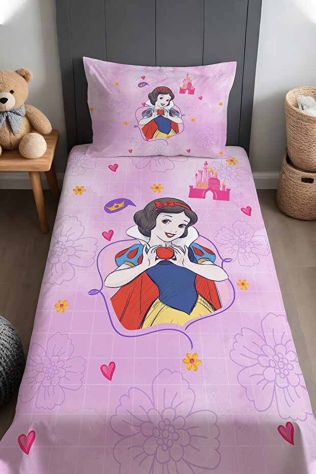 Princess and Red Apple Patterned Bedspread and Pillowcase