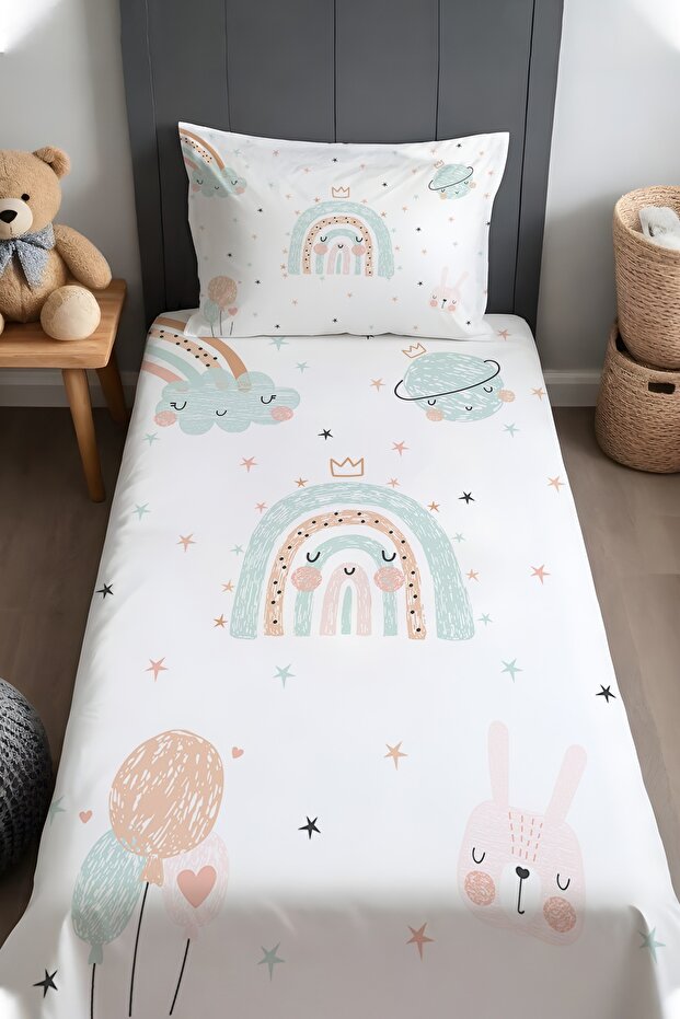 Little Dreams Patterned Bedspread and Pillowcase