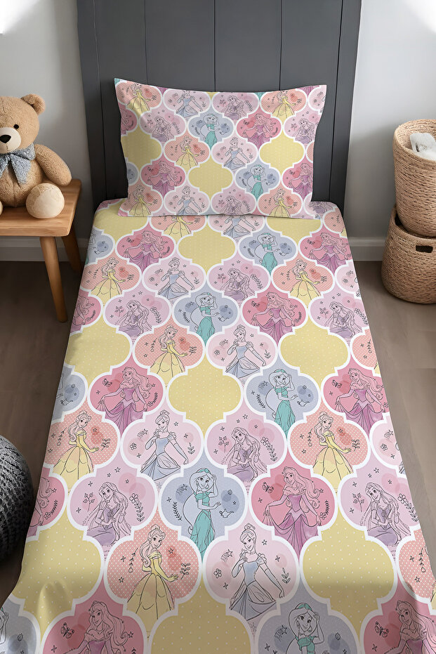 Fairytale Princesses Patterned Bedspread and Pillowcase