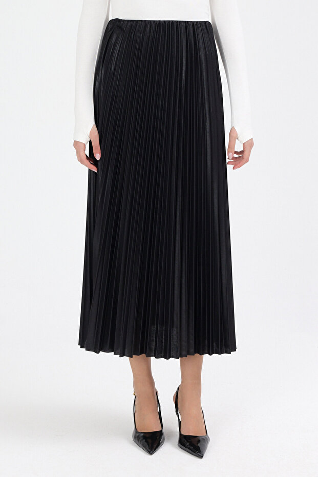 Women's Quality Black Pleated Skirt with Elastic Waist