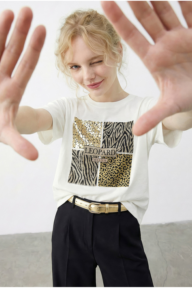 Women's White Stone Detailed Leopard Printed Crew Neck Comfortable Fit T-Shirt 2200 60283970