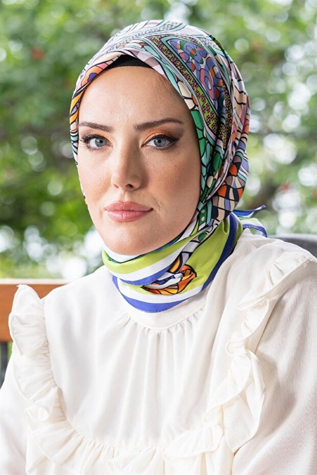 نيفينيا حك وشاح أبيض