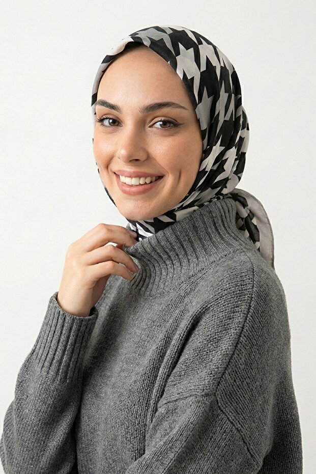 بنقشة هندسية وشاح أسود ناعم قطن من سلسلة سيريز