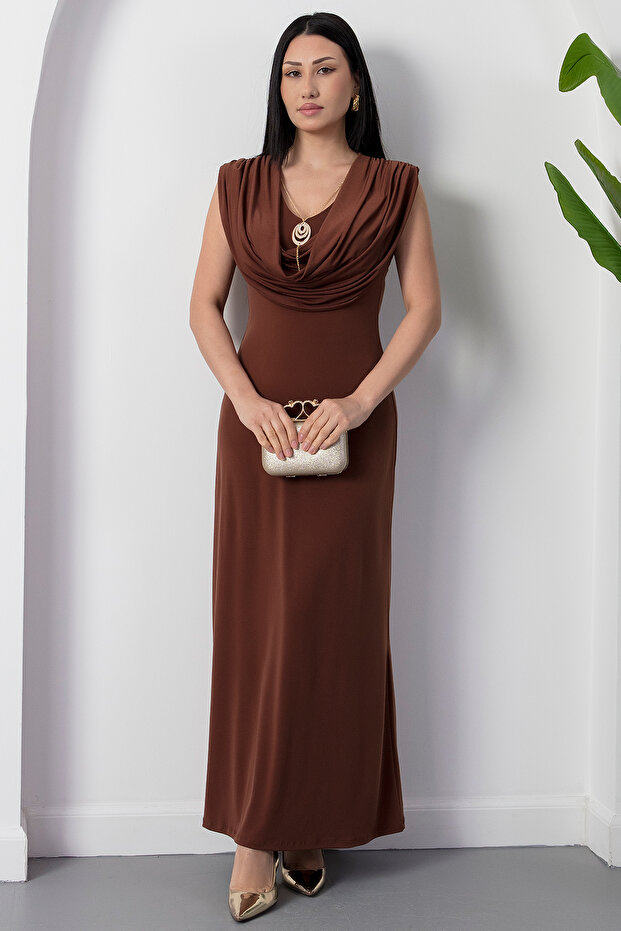 Sandy Dress with Collar and Pendant 2026-4542
