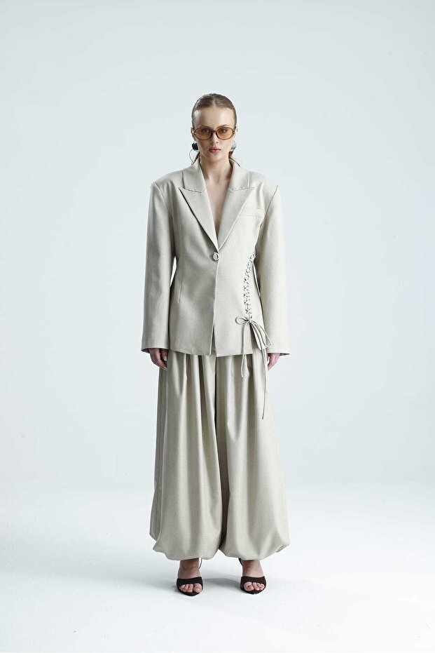 Nui̇t B Waist-Fitted Cream Bird's Eye Detailed Jacket